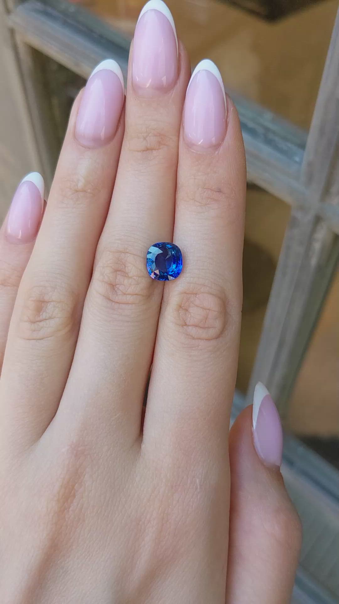 4.07 Ct. Blue Sapphire from Ceylon (Sri Lanka) Size Video