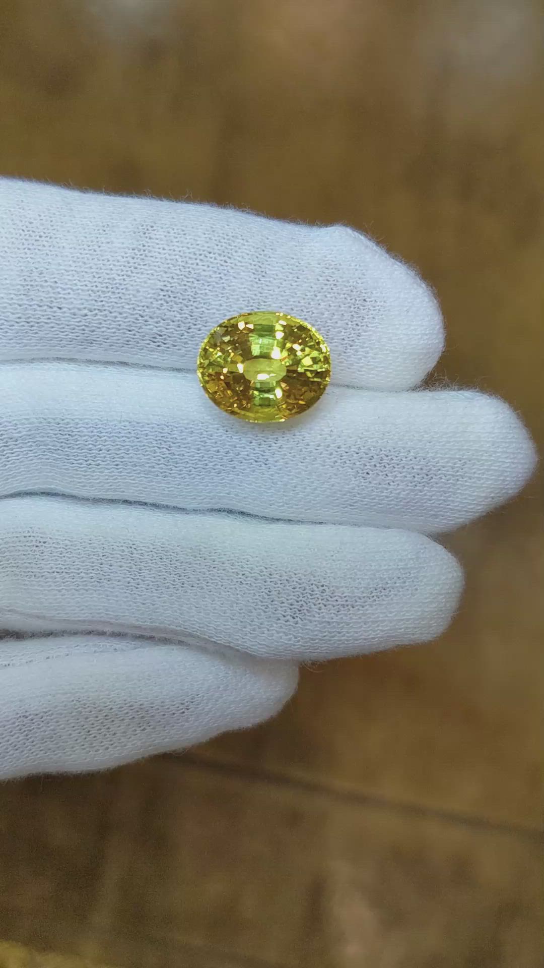9.73 Ct. Yellow Sapphire from Ceylon (Sri Lanka) Size Video