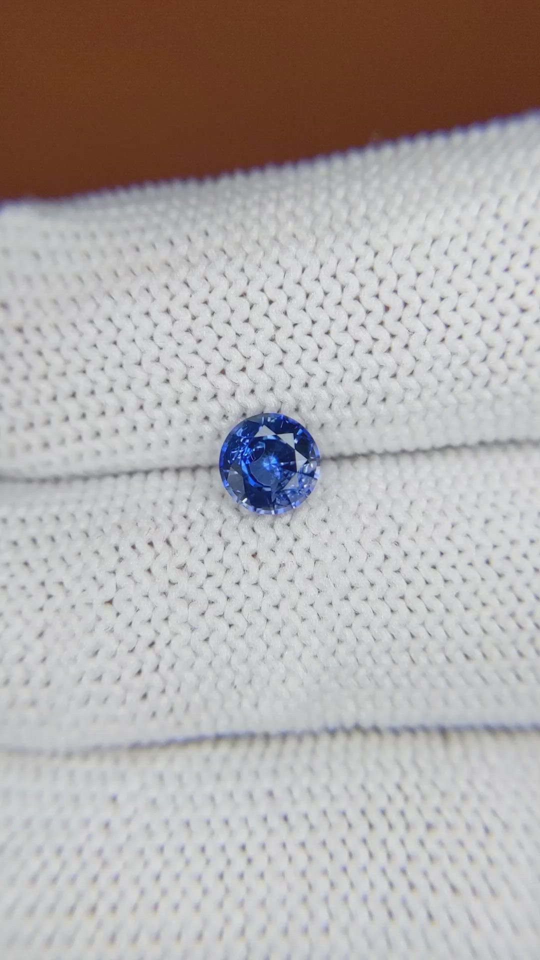 0.81 Ct. Blue Sapphire from Ceylon (Sri Lanka) Size Video