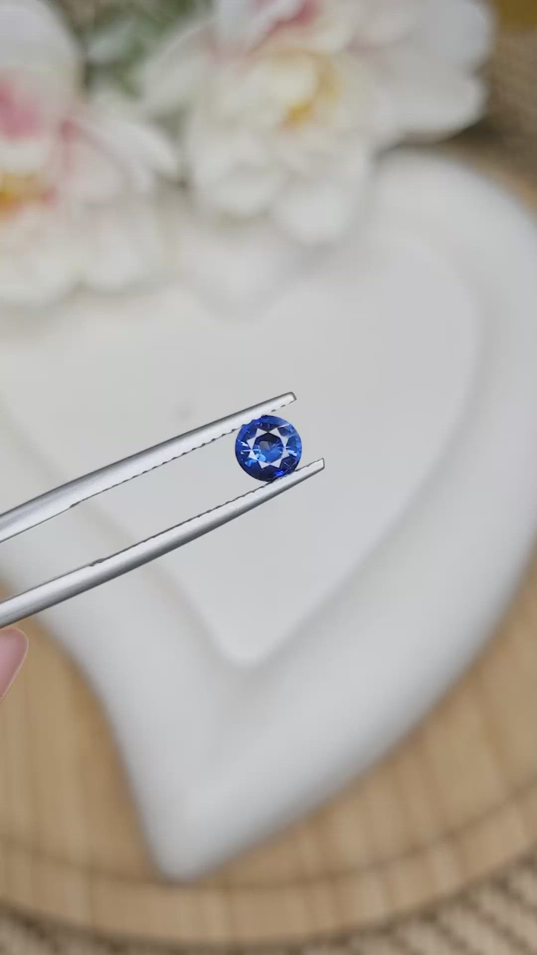 0.74 Ct. Blue Sapphire from Ceylon (Sri Lanka) Size Video