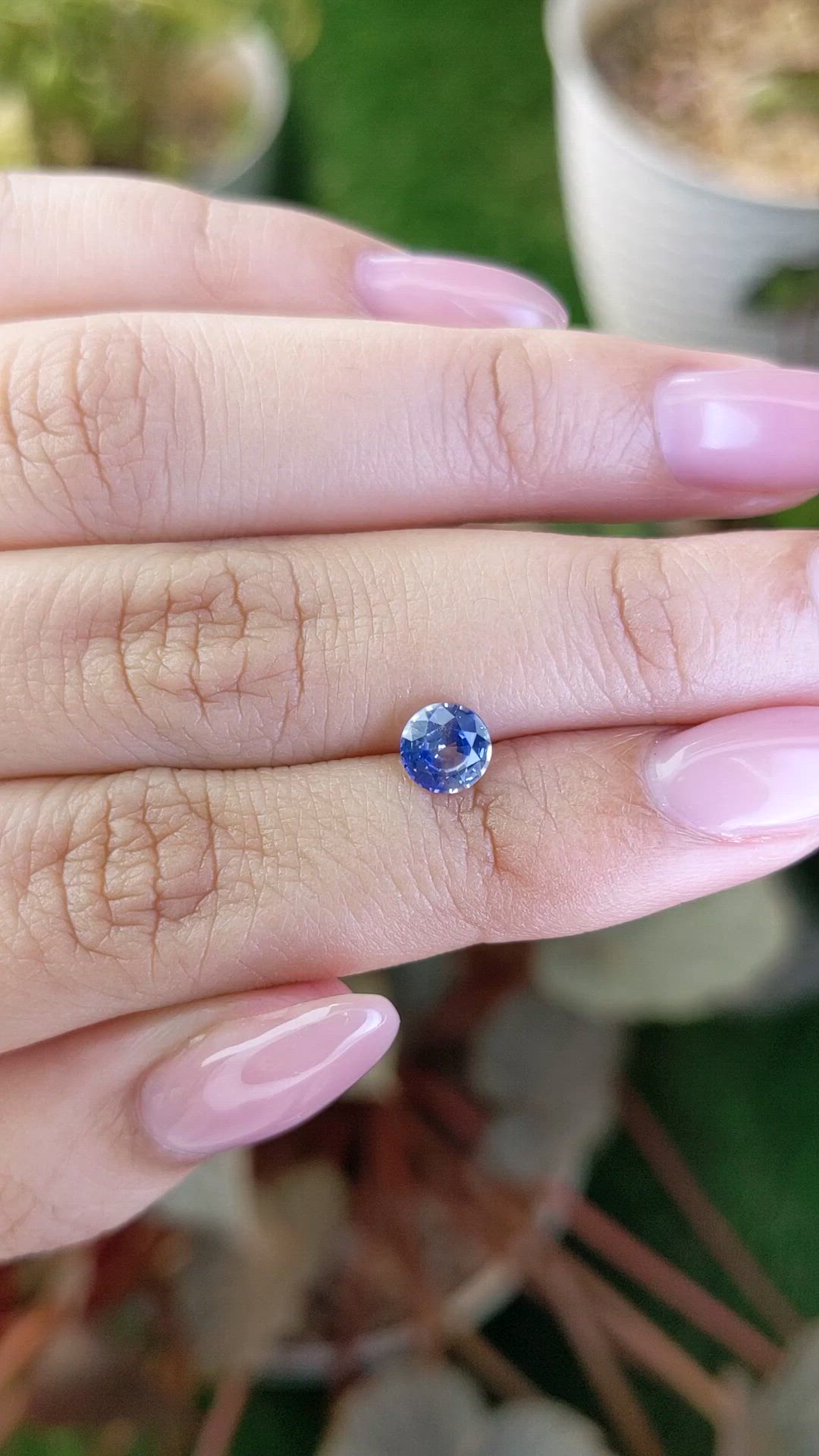 0.91 Ct. Bi Color / Parti Sapphire from Ceylon (Sri Lanka) Size Video