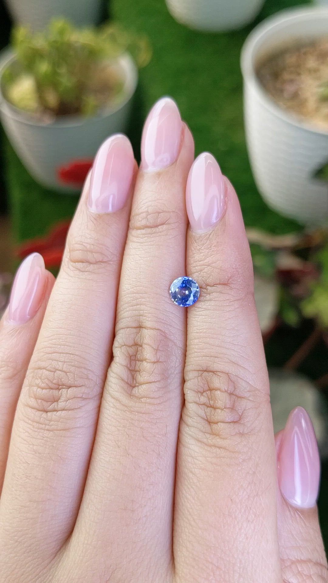 0.91 Ct. Bi Color / Parti Sapphire from Ceylon (Sri Lanka) Size Video