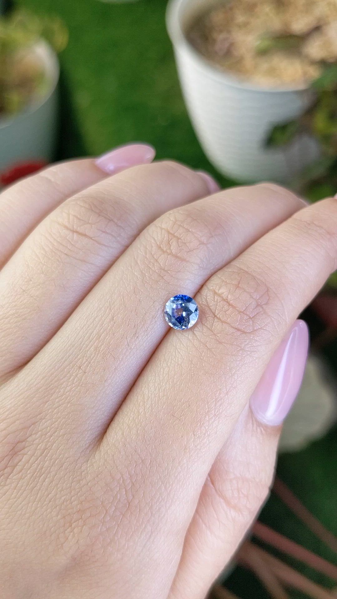 0.93 Ct. Bi Color / Parti Sapphire from Ceylon (Sri Lanka) Size Video