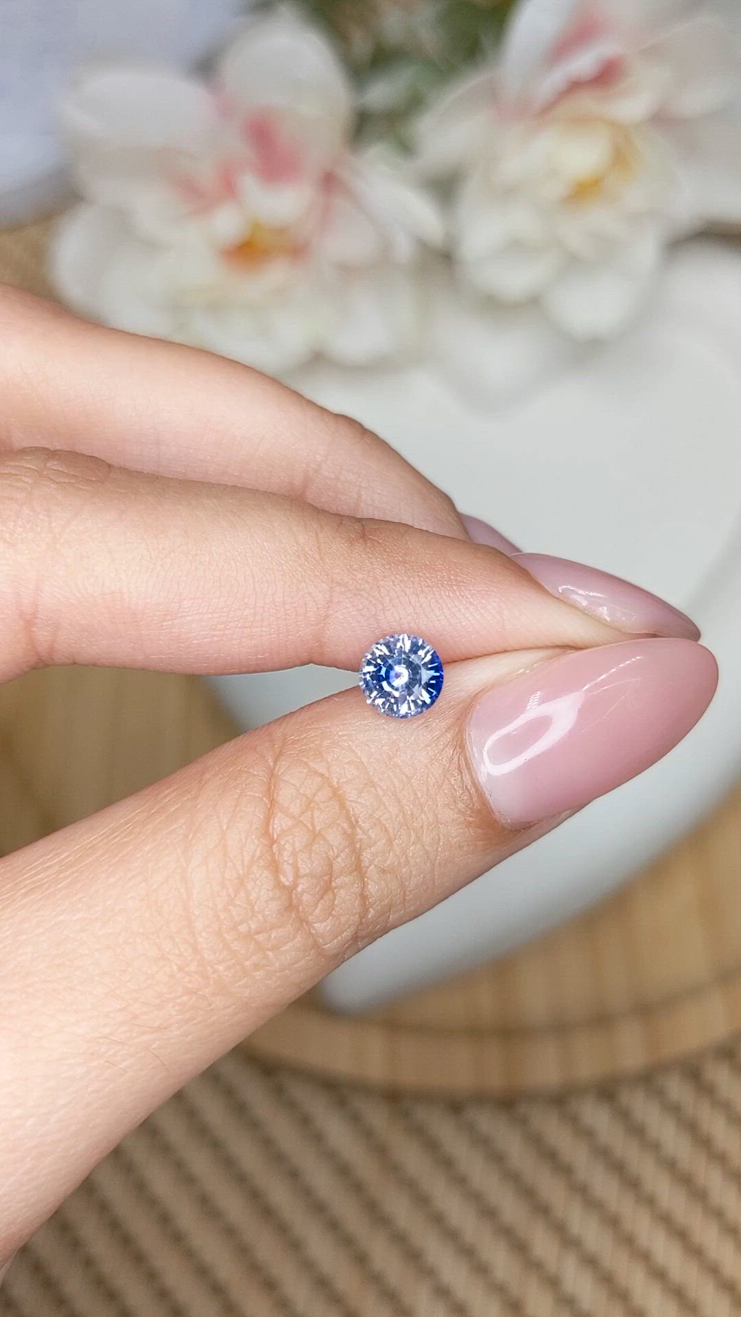 0.93 Ct. Bi Color / Parti Sapphire from Ceylon (Sri Lanka) Size Video
