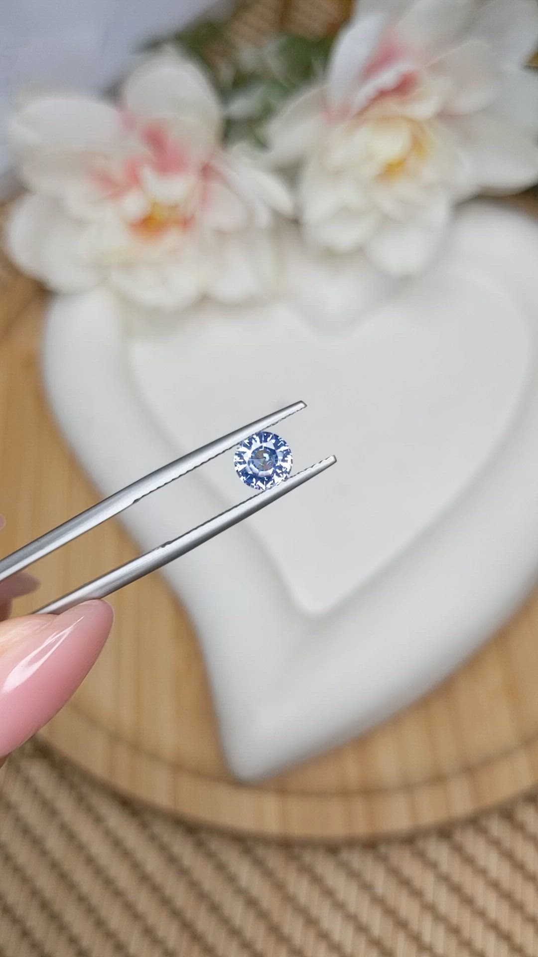 0.89 Ct. Bi Color / Parti Sapphire from Ceylon (Sri Lanka) Size Video