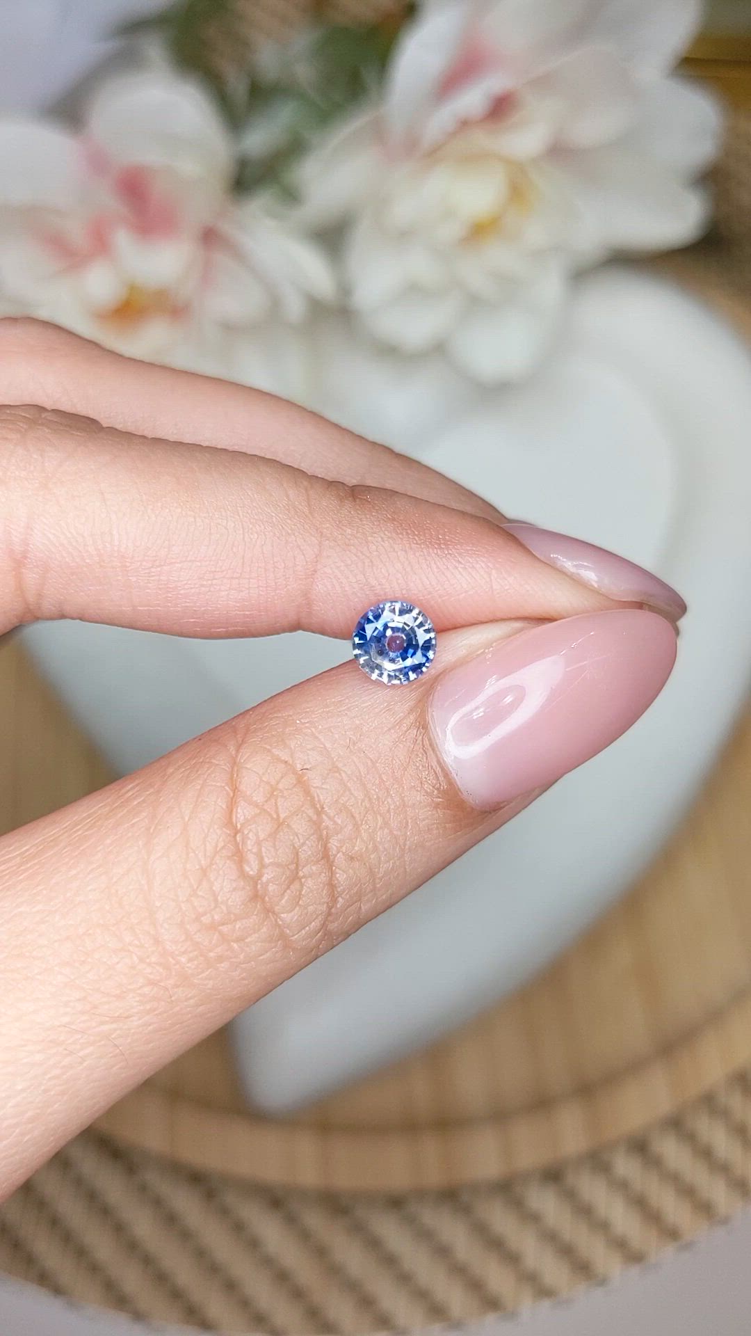 0.89 Ct. Bi Color / Parti Sapphire from Ceylon (Sri Lanka) Size Video
