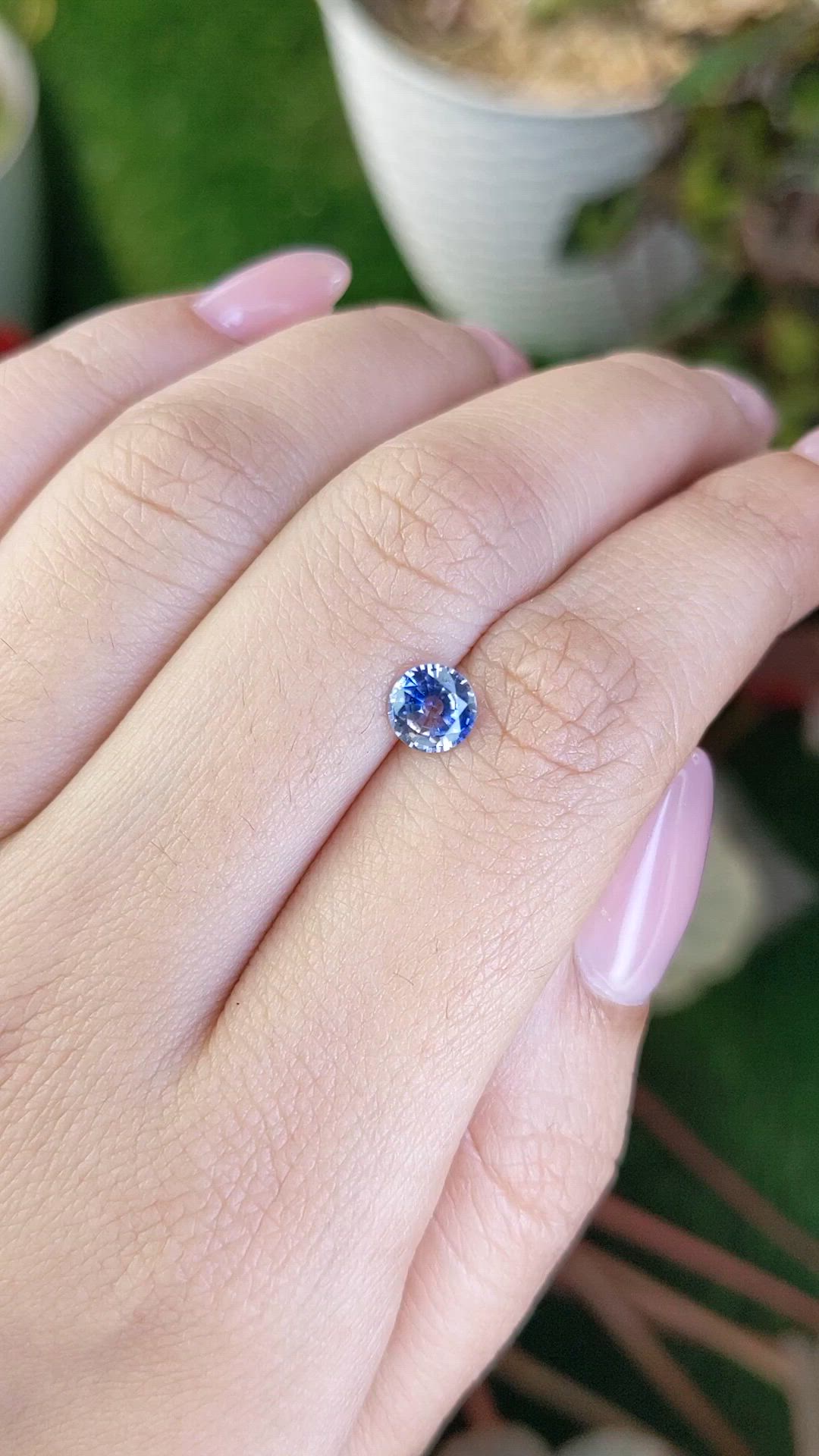 0.89 Ct. Bi Color / Parti Sapphire from Ceylon (Sri Lanka) Size Video