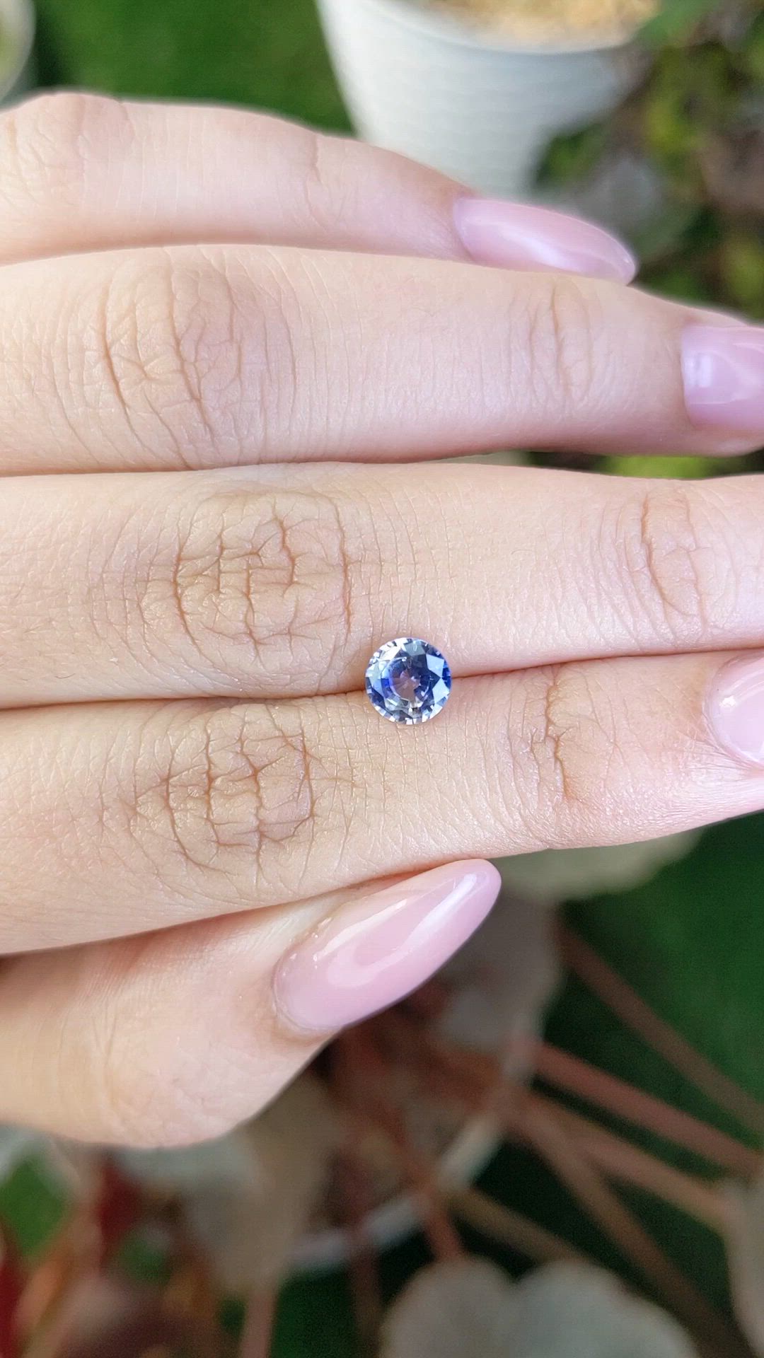 0.89 Ct. Bi Color / Parti Sapphire from Ceylon (Sri Lanka) Size Video