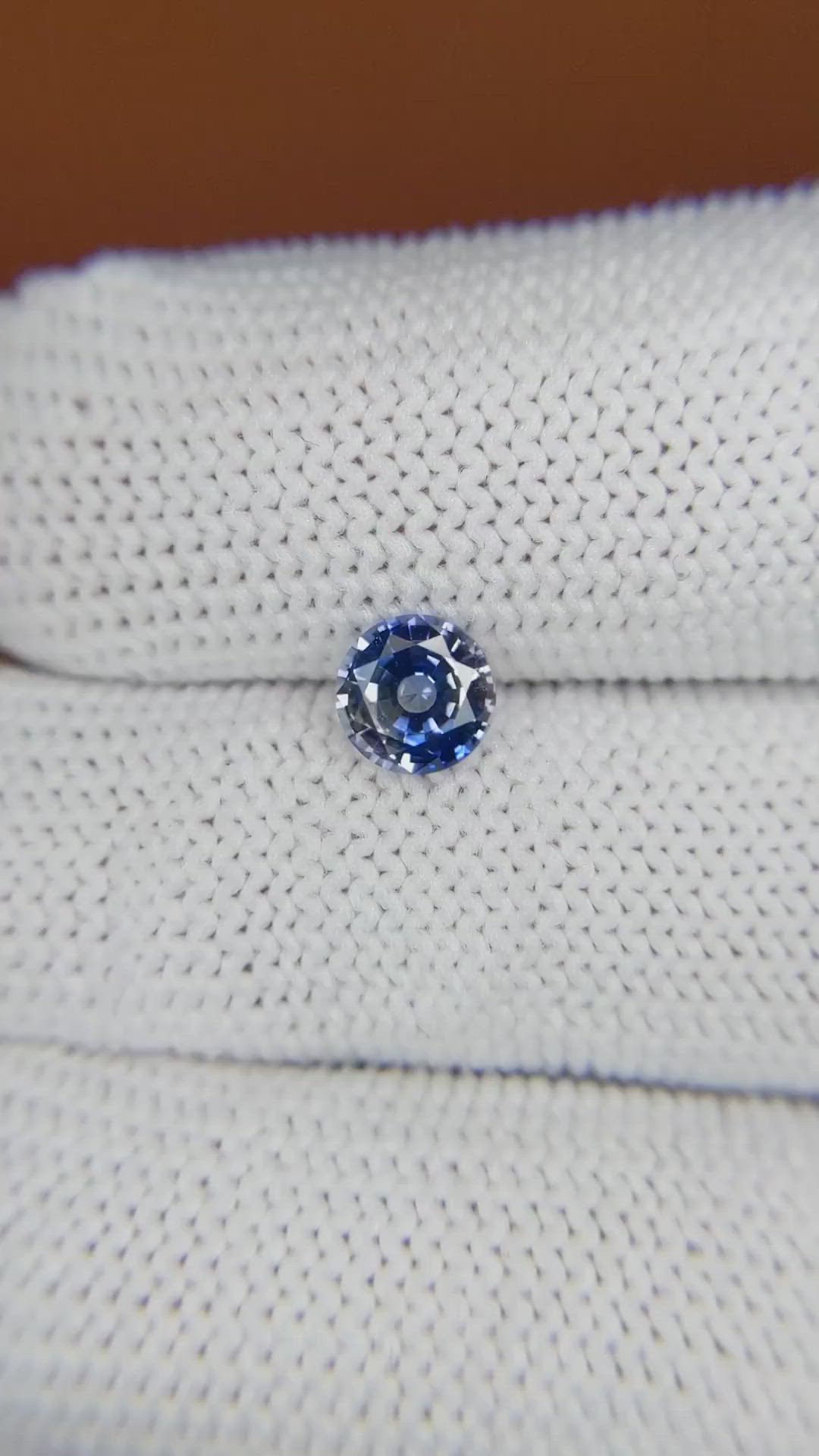 0.89 Ct. Bi Color / Parti Sapphire from Ceylon (Sri Lanka) Size Video