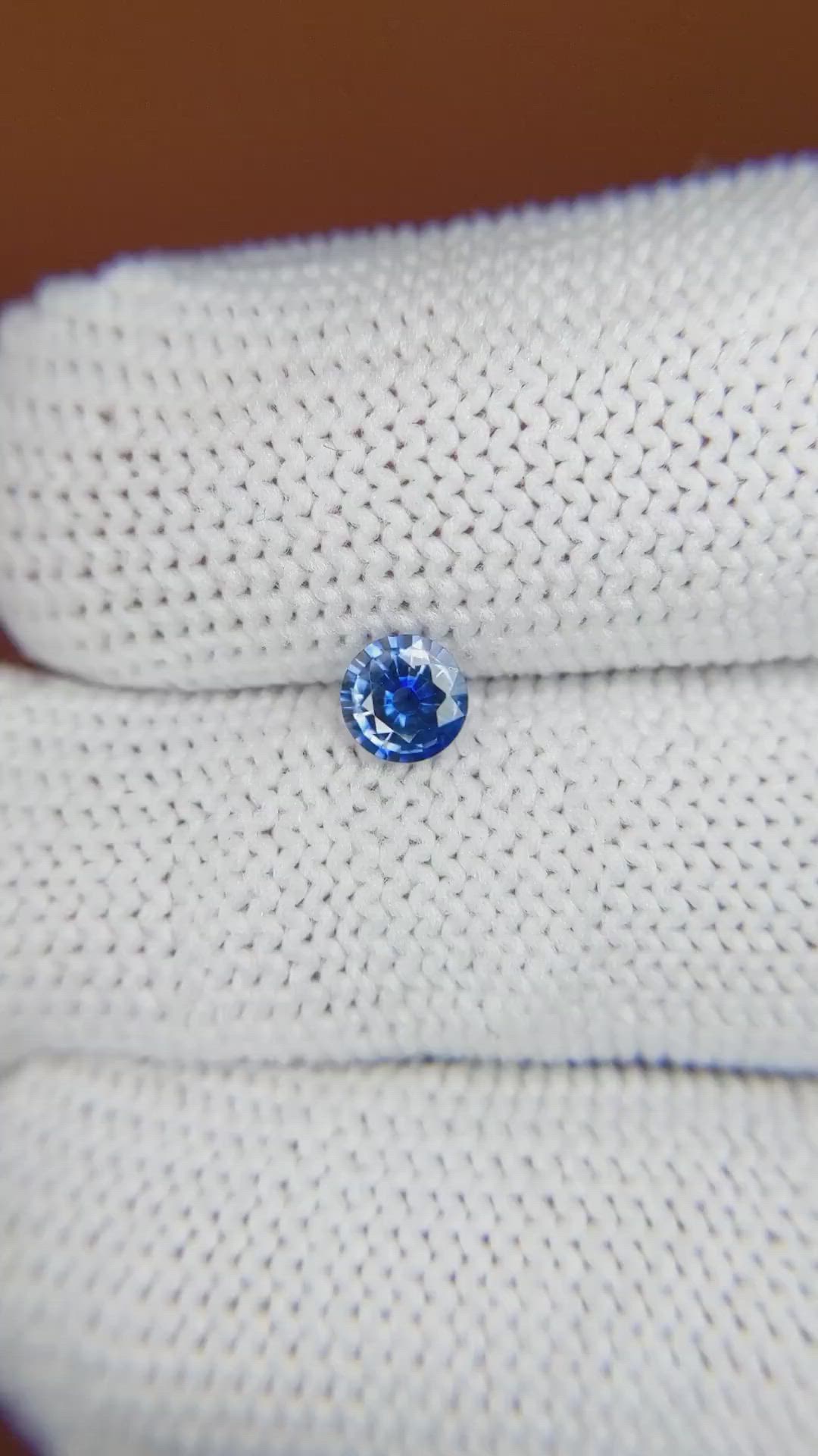 0.41 Ct. Bi Color / Parti Sapphire from Ceylon (Sri Lanka) Size Video