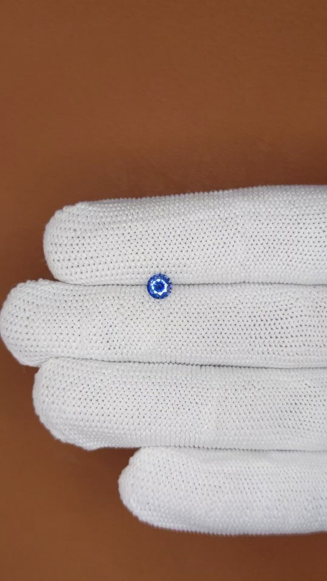 0.41 Ct. Bi Color / Parti Sapphire from Ceylon (Sri Lanka) Size Video