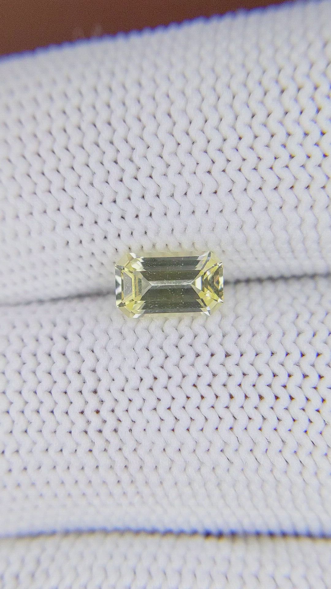 1.01 Ct. Yellow Sapphire from Ceylon (Sri Lanka) Size Video