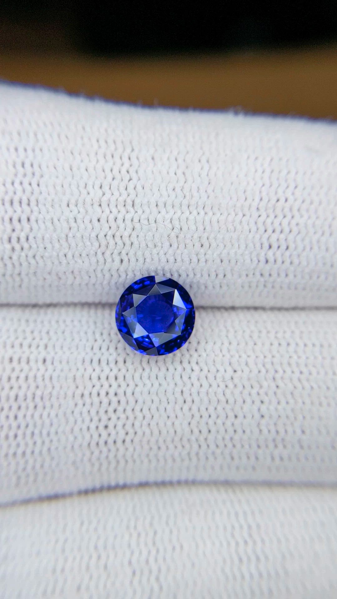 2.01 Ct. Blue Sapphire from Ceylon (Sri Lanka) Size Video