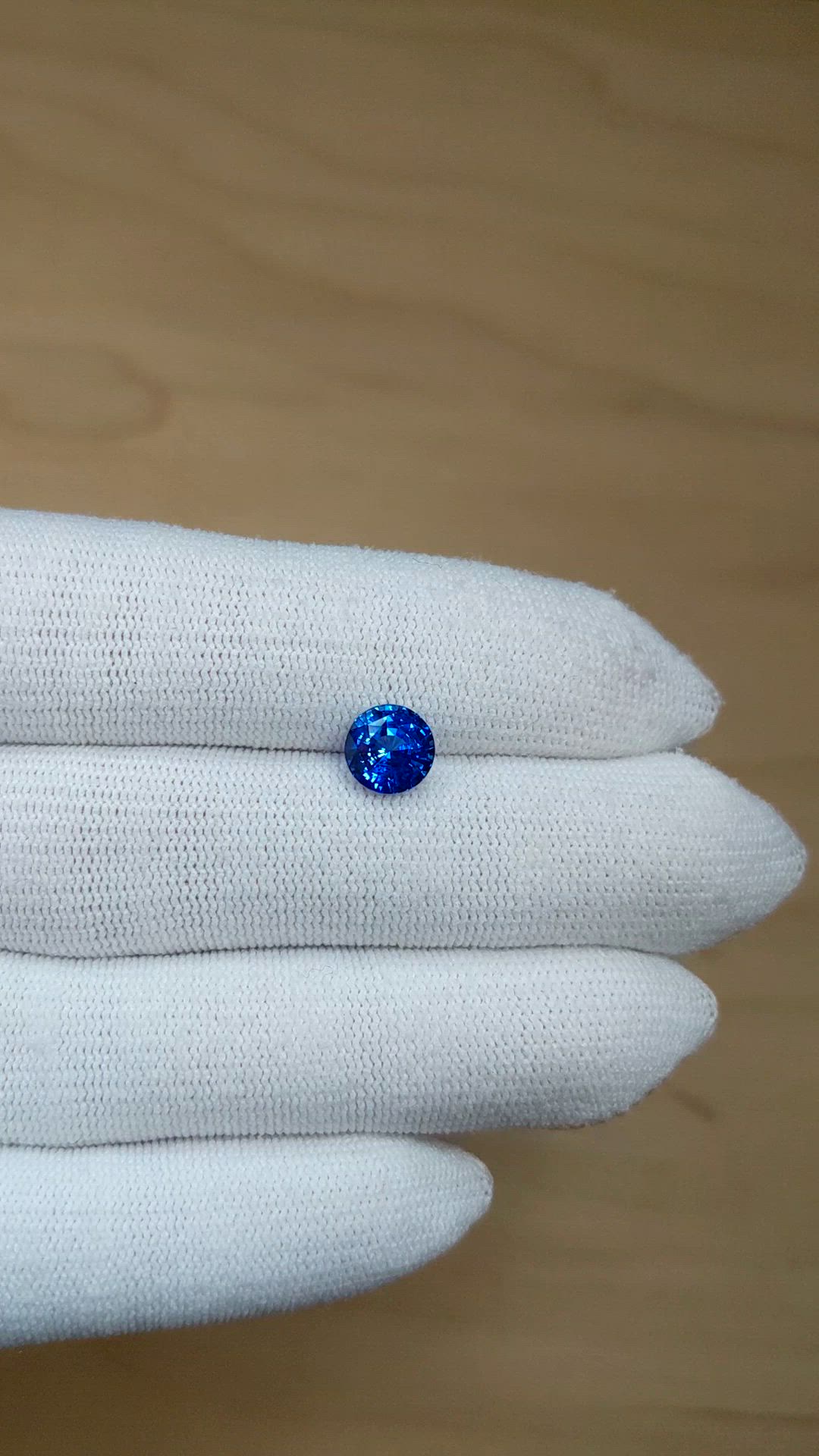 2.21 Ct. Blue Sapphire from Ceylon (Sri Lanka) Size Video