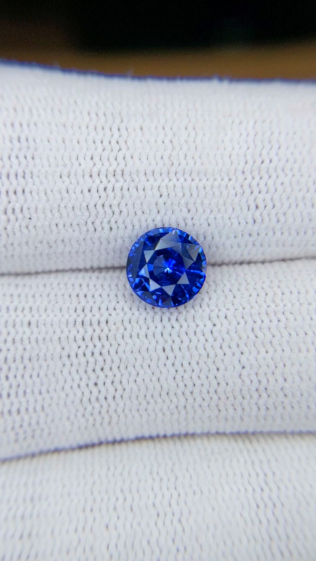 2.21 Ct. Blue Sapphire from Ceylon (Sri Lanka) Size Video