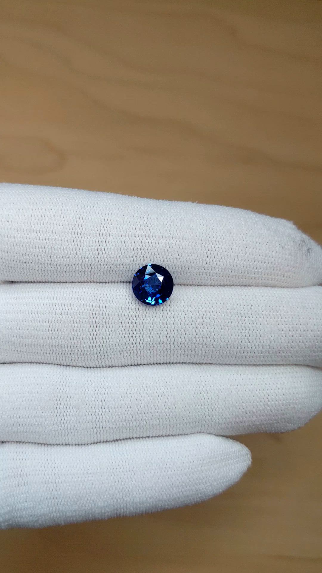 3.06 Ct. Blue Sapphire from Ceylon (Sri Lanka) Size Video