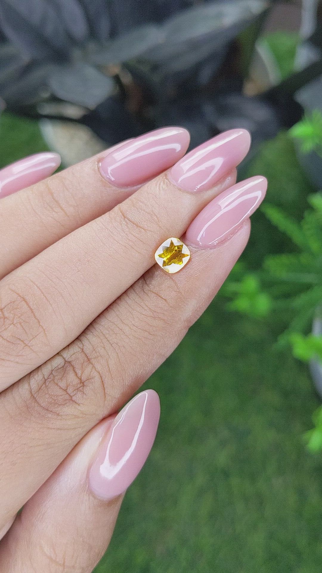 1.04 Ct. Yellow Sapphire from Ceylon (Sri Lanka) Size Video