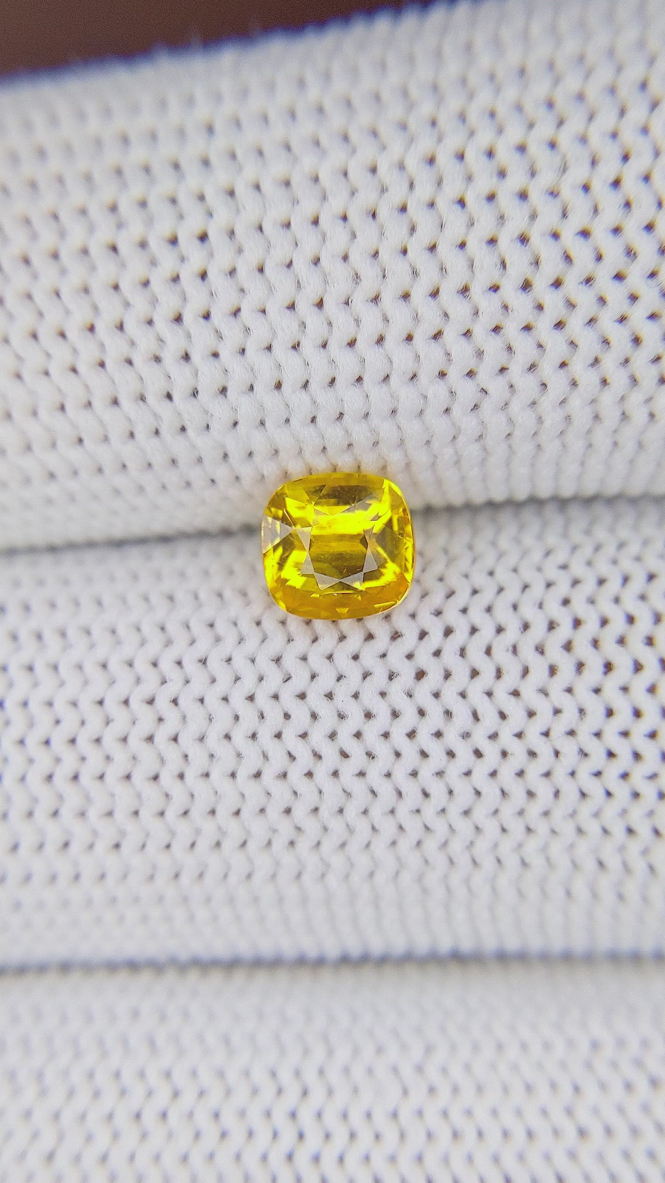 1.04 Ct. Yellow Sapphire from Ceylon (Sri Lanka) Size Video