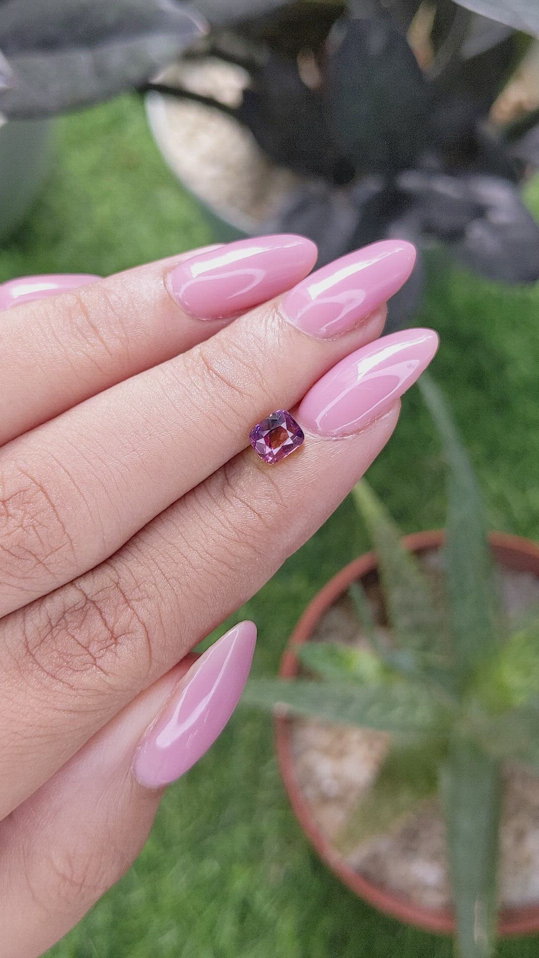 1.05 Ct. Pinkish Purple Sapphire from Ceylon (Sri Lanka) Size Video