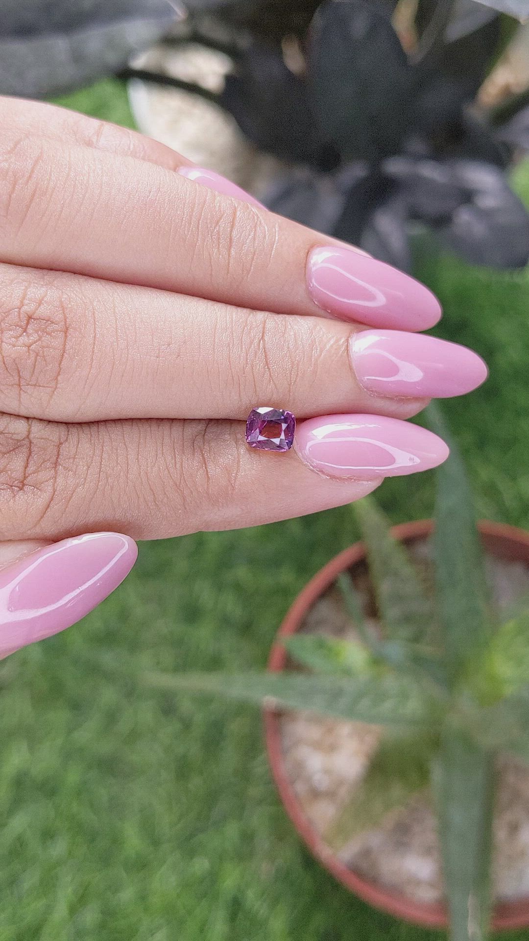 1.05 Ct. Pinkish Purple Sapphire from Ceylon (Sri Lanka) Size Video