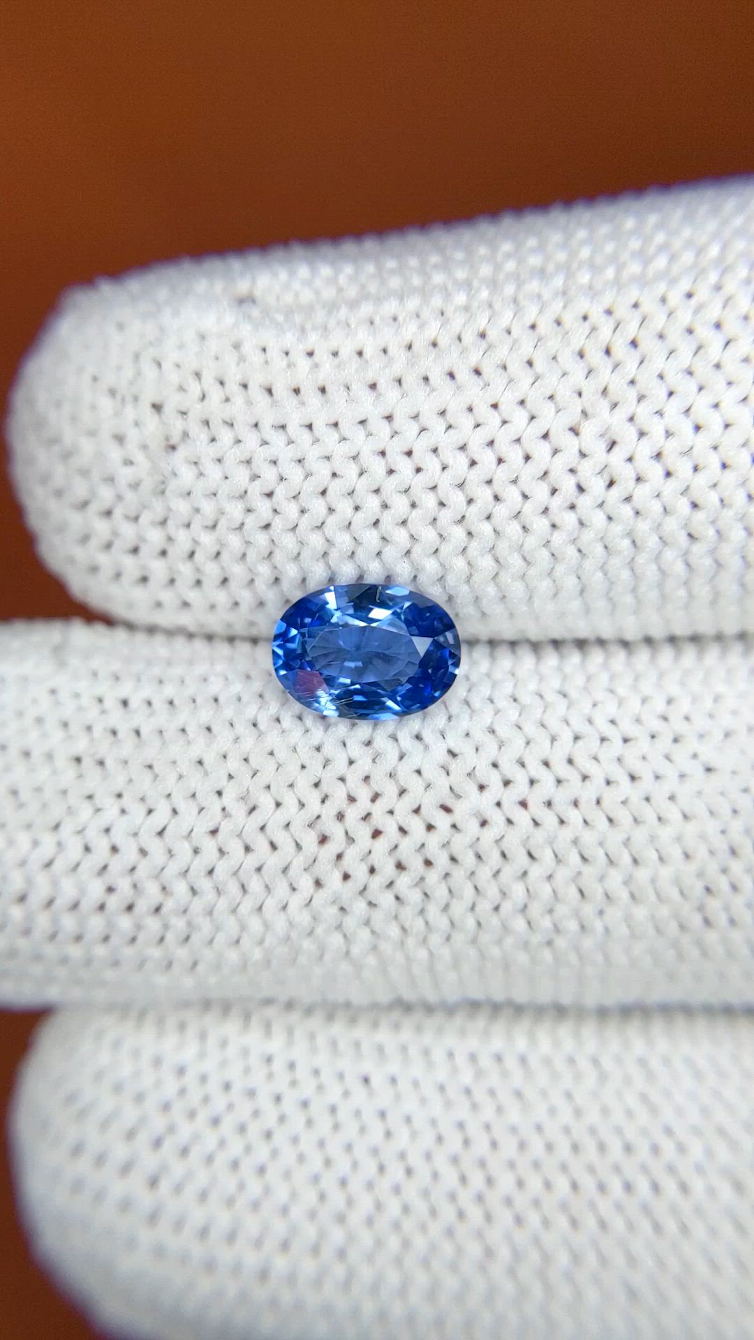 1.17 Ct. Blue Sapphire from Ceylon (Sri Lanka) Size Video