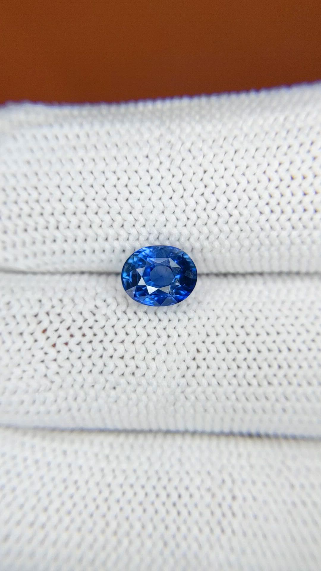 1.70 Ct. Blue Sapphire from Ceylon (Sri Lanka) Size Video