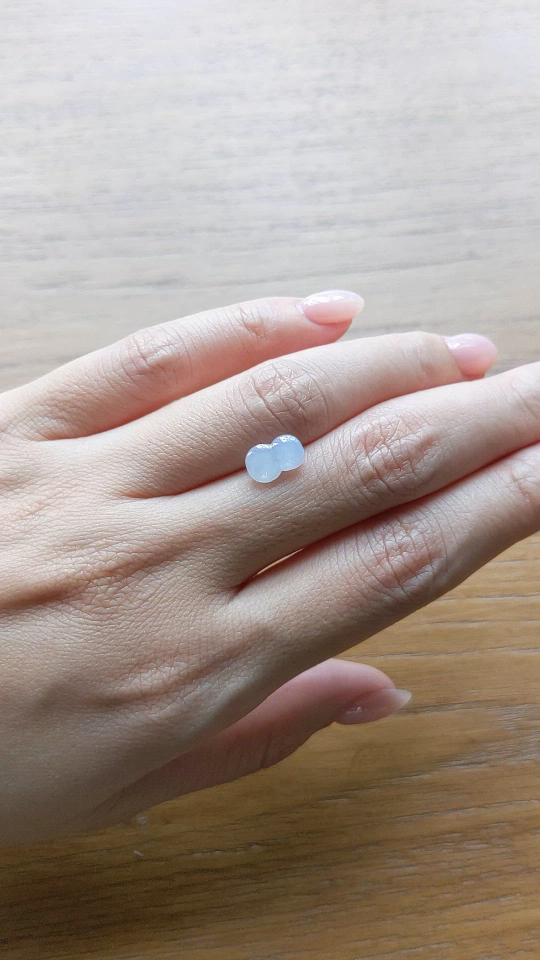 2.69 Ct. White Star Sapphire from Ceylon (Sri Lanka) Size Video