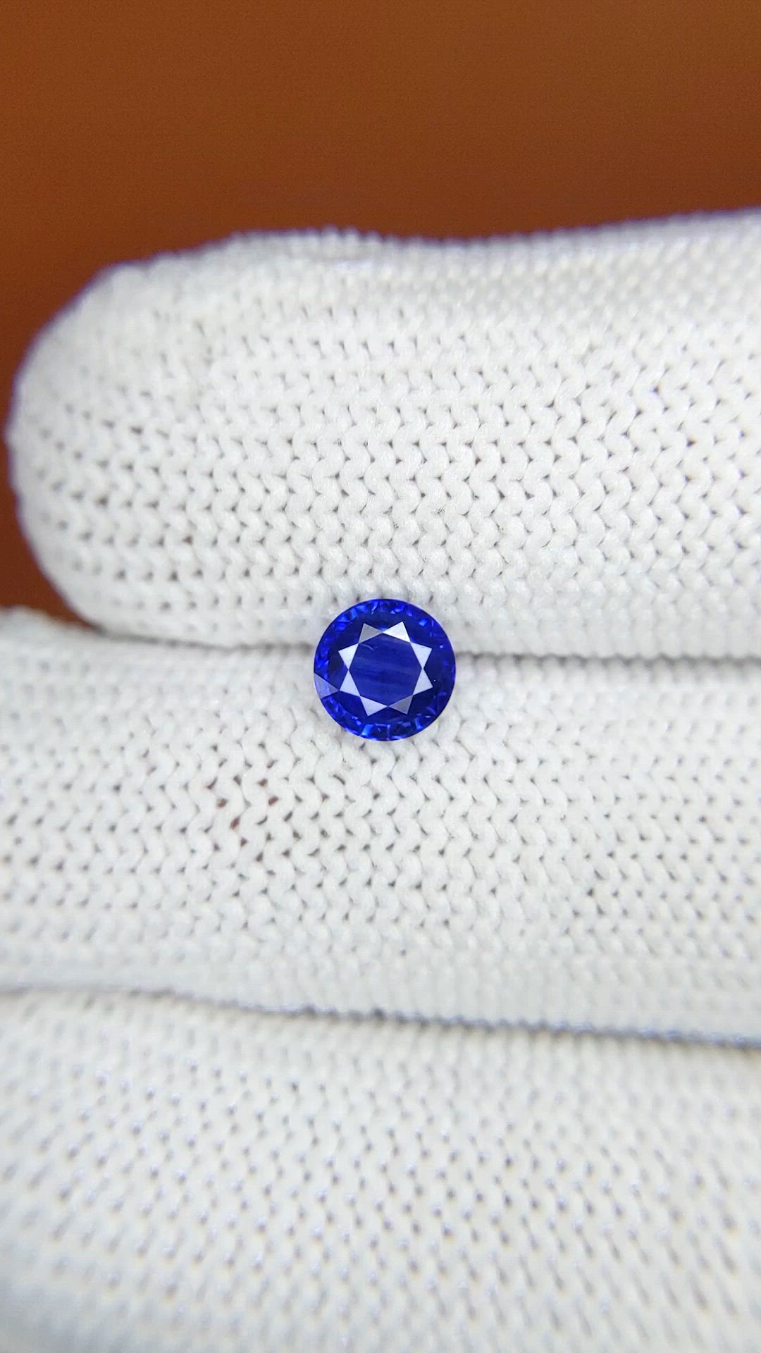0.91 Ct. Blue Sapphire from Ceylon (Sri Lanka) Size Video