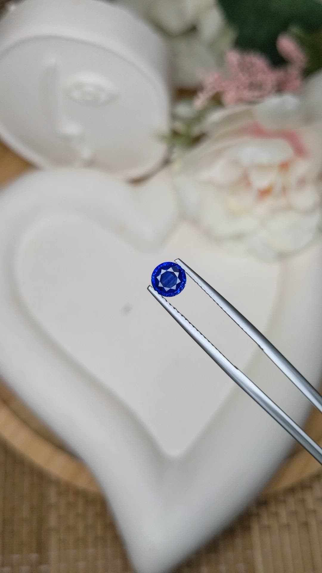 0.91 Ct. Blue Sapphire from Ceylon (Sri Lanka) Size Video