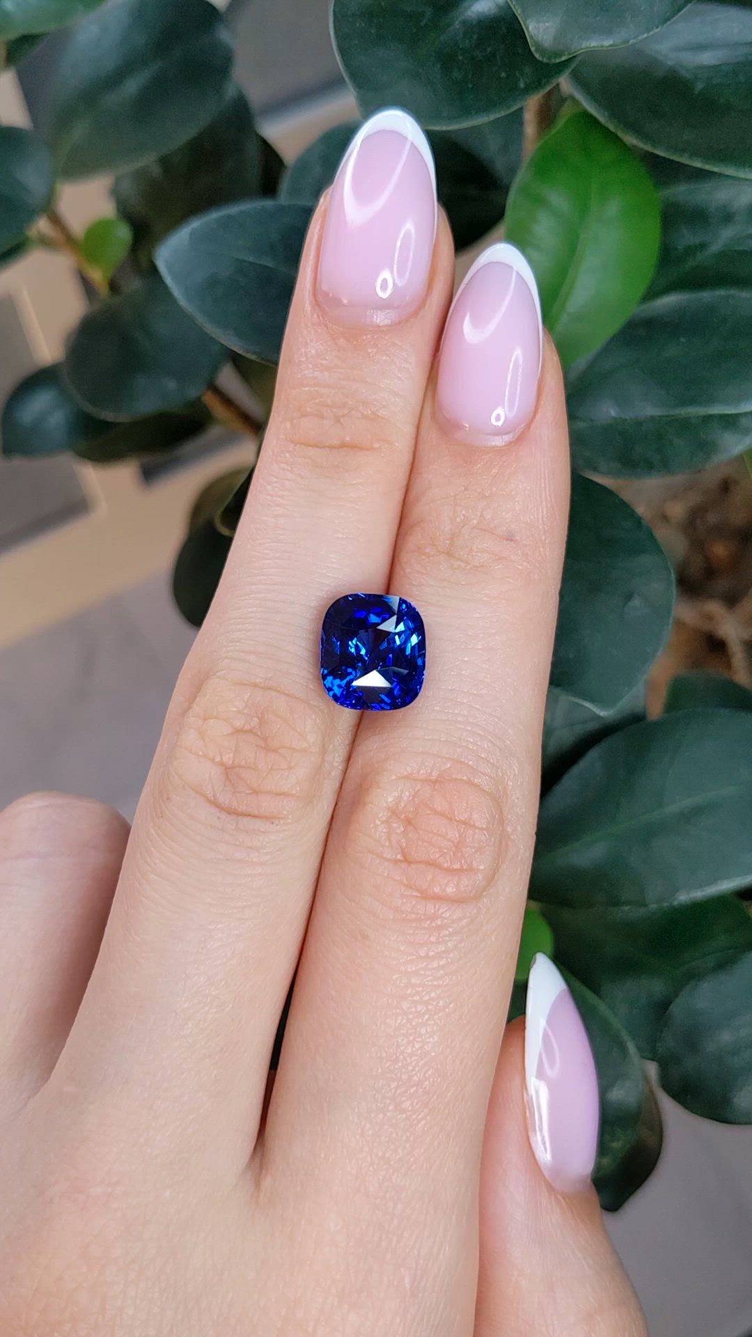 7.13 Ct. Blue Sapphire from Ceylon (Sri Lanka) Size Video