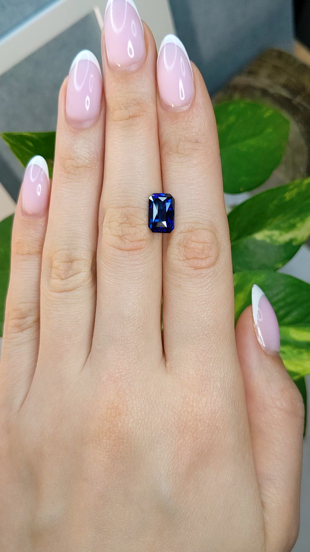 4.52 Ct. Blue Sapphire from Ceylon (Sri Lanka) Size Video