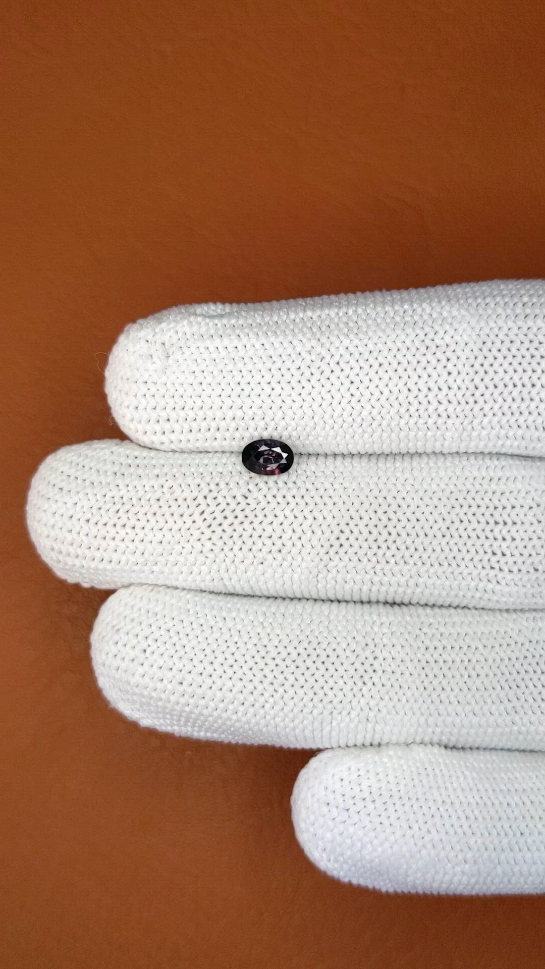 0.45 Ct. Pinkish Purple Sapphire from Ceylon (Sri Lanka) Size Video