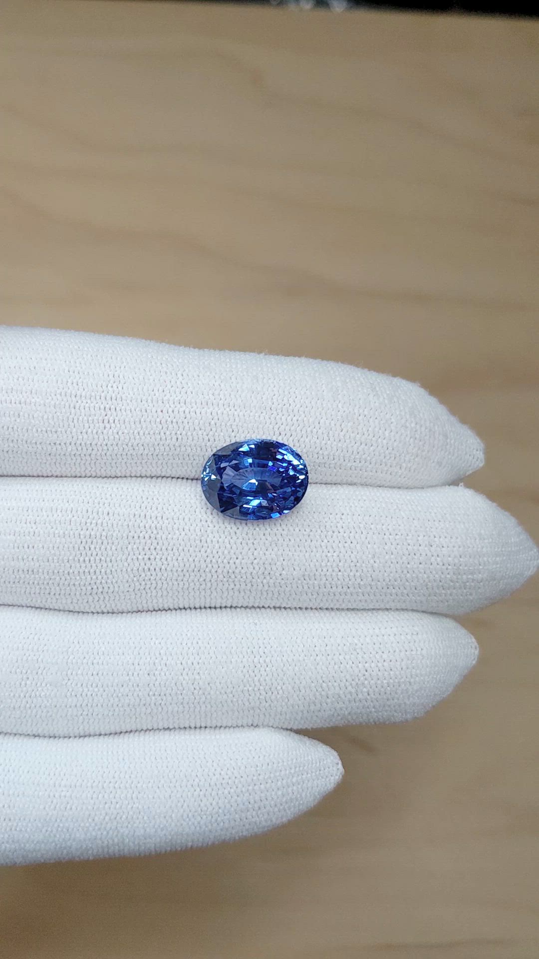 10.72 Ct. Blue Sapphire from Ceylon (Sri Lanka) Size Video