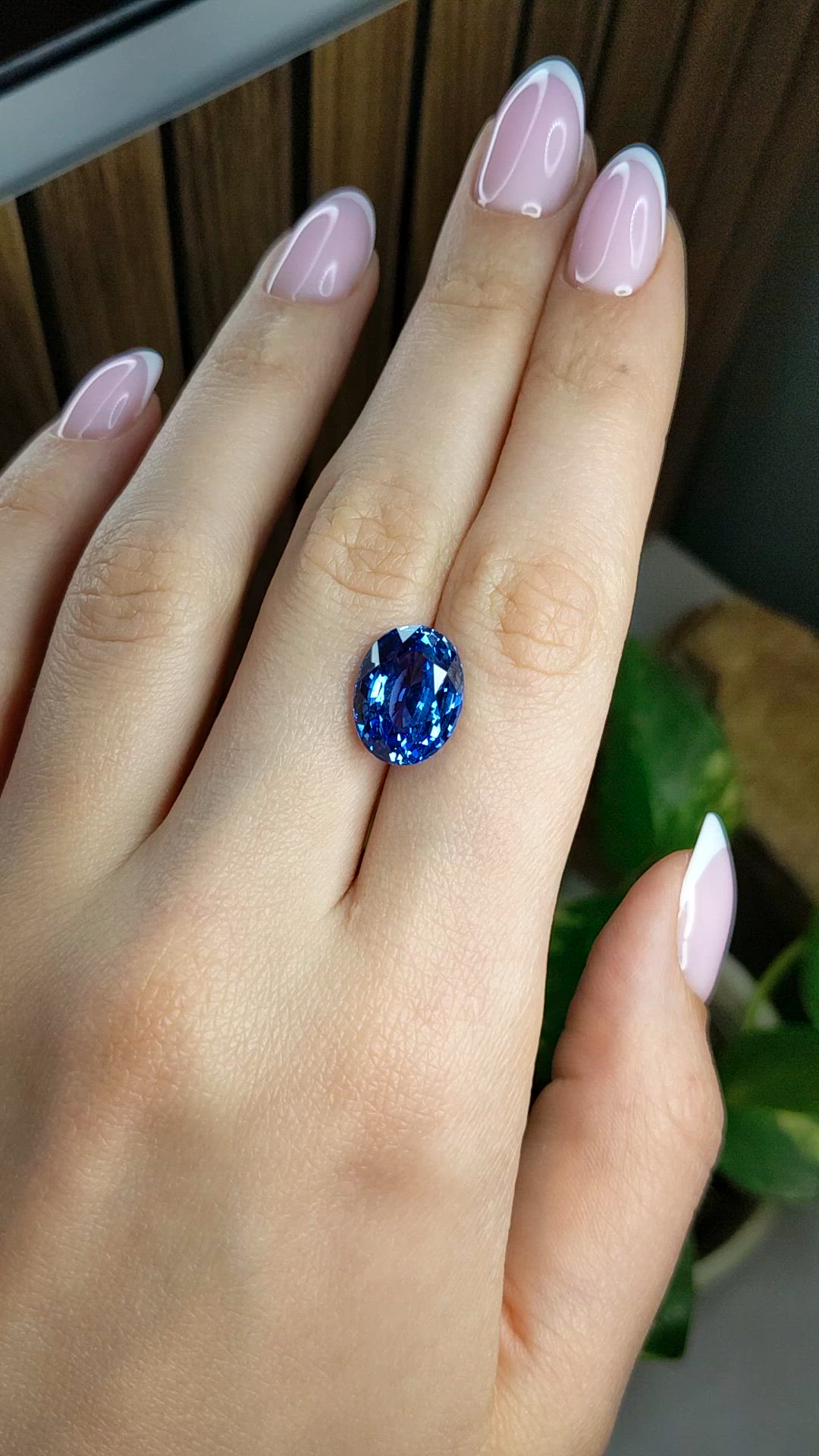 10.72 Ct. Blue Sapphire from Ceylon (Sri Lanka) Size Video