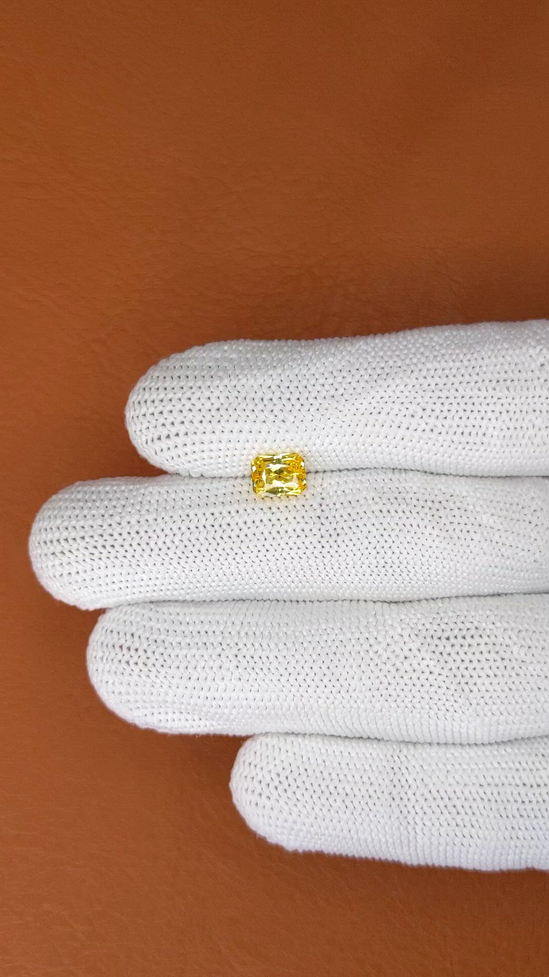 1.21 Ct. Yellow Sapphire from Ceylon (Sri Lanka) Size Video