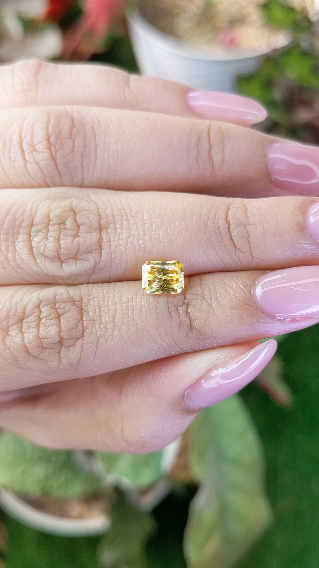 1.21 Ct. Yellow Sapphire from Ceylon (Sri Lanka) Size Video