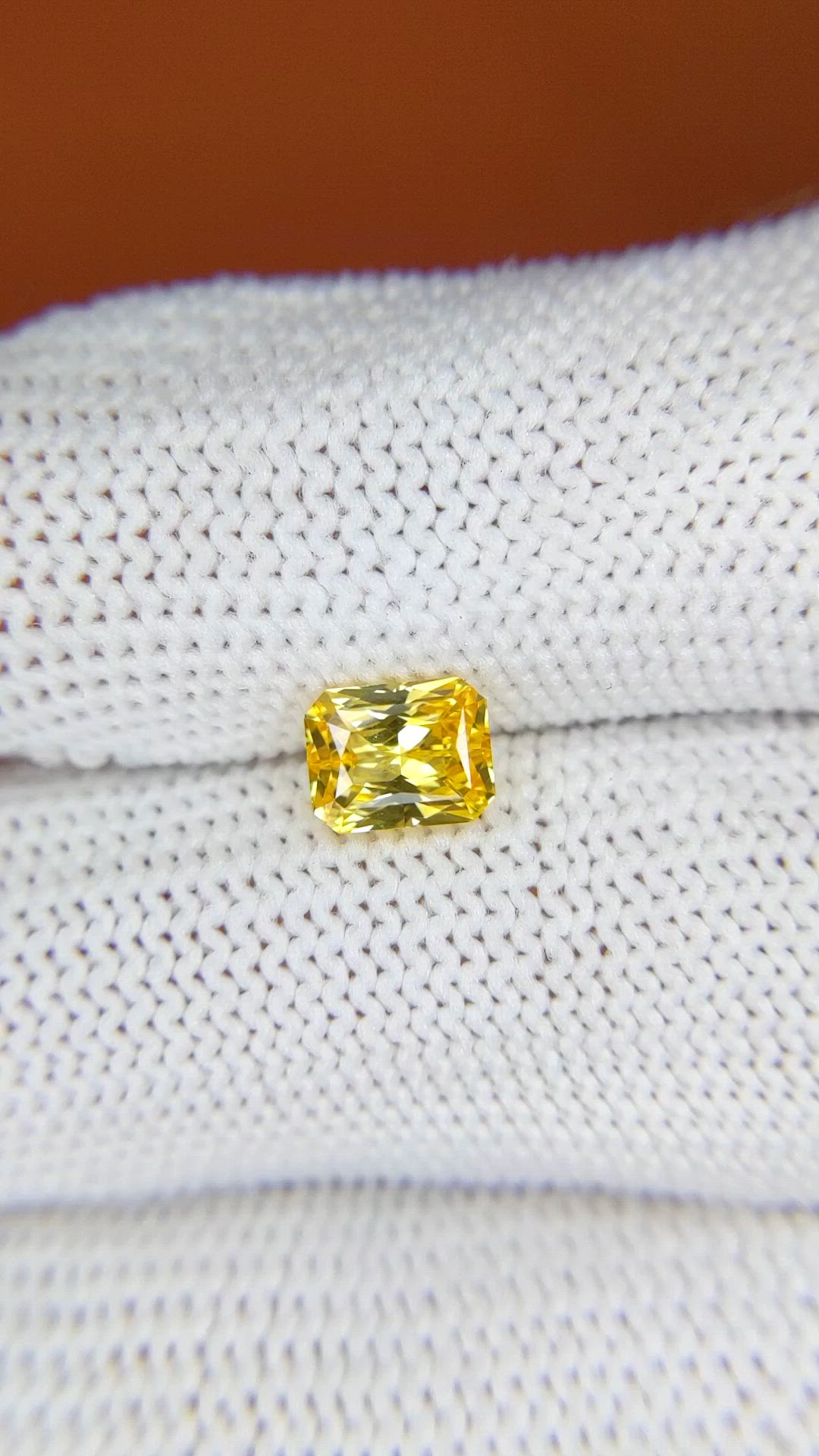 1.21 Ct. Yellow Sapphire from Ceylon (Sri Lanka) Size Video