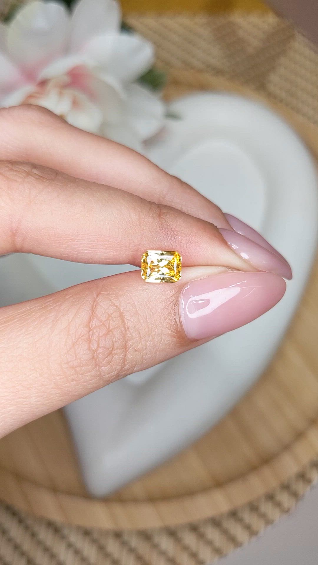 1.21 Ct. Yellow Sapphire from Ceylon (Sri Lanka) Size Video