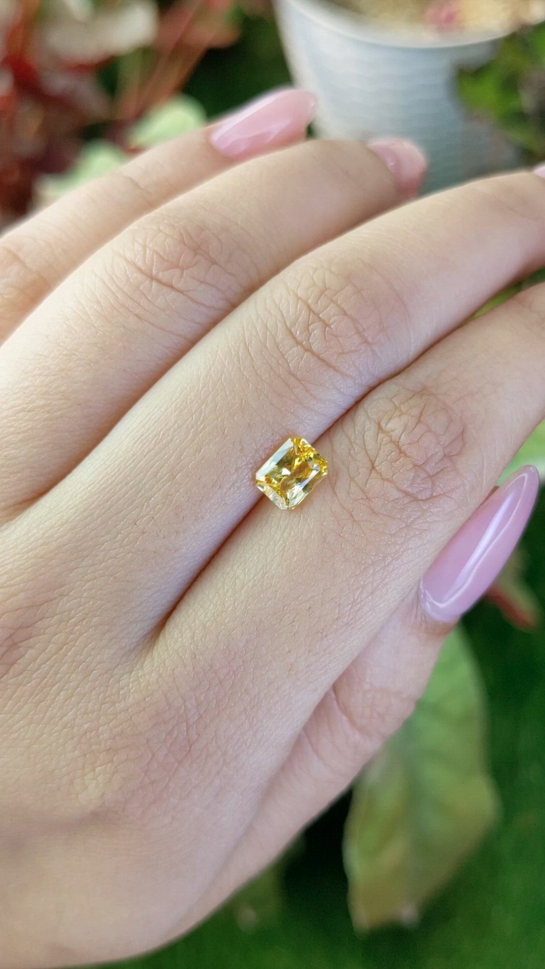1.21 Ct. Yellow Sapphire from Ceylon (Sri Lanka) Size Video