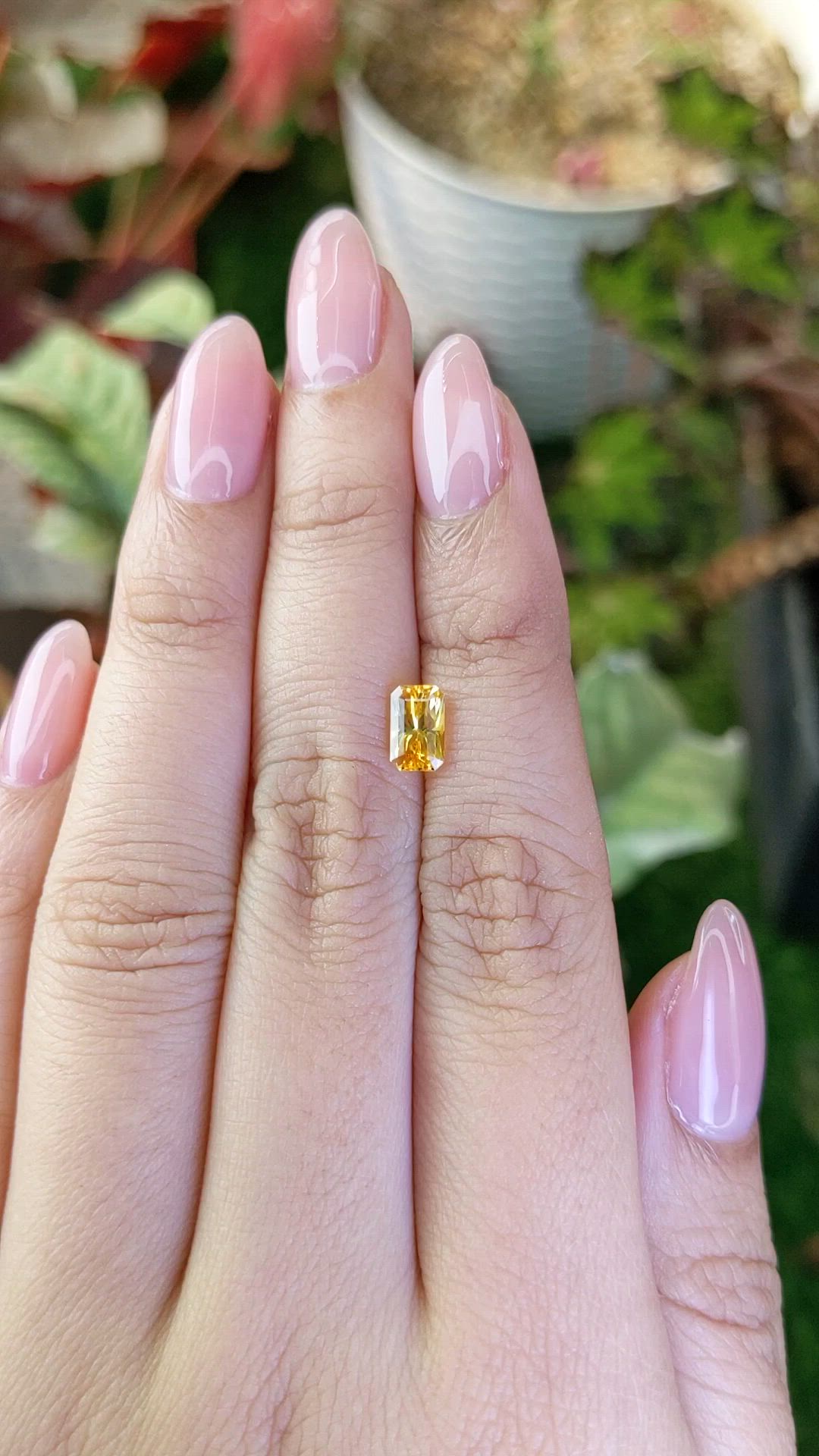 1.08 Ct. Yellow Sapphire from Ceylon (Sri Lanka) Size Video