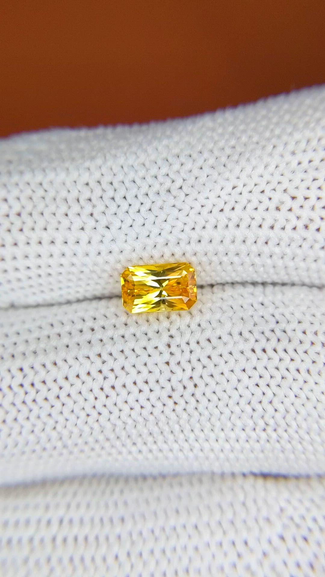 1.08 Ct. Yellow Sapphire from Ceylon (Sri Lanka) Size Video