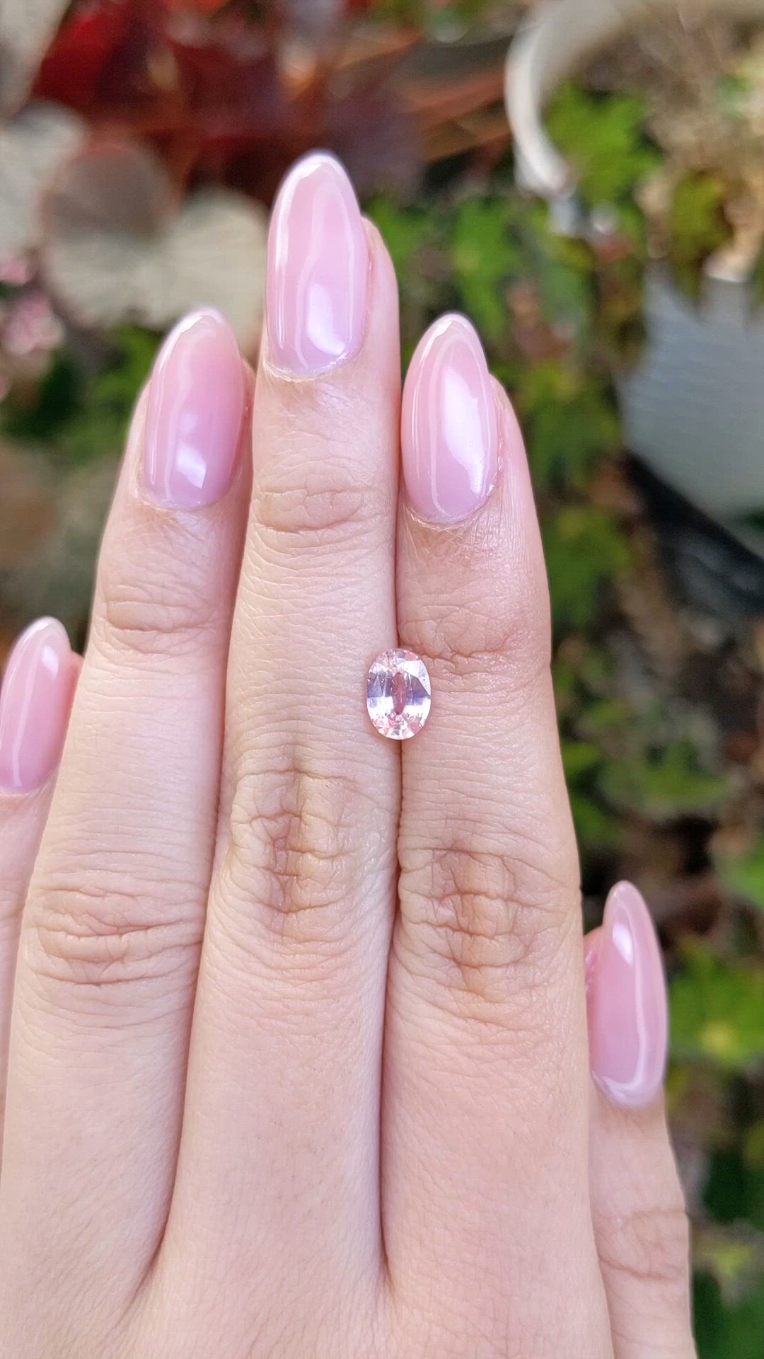 1.05 Ct. Padparadscha Sapphire from Ceylon (Sri Lanka) Size Video