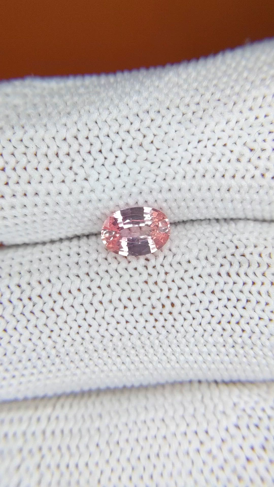1.05 Ct. Padparadscha Sapphire from Ceylon (Sri Lanka) Size Video