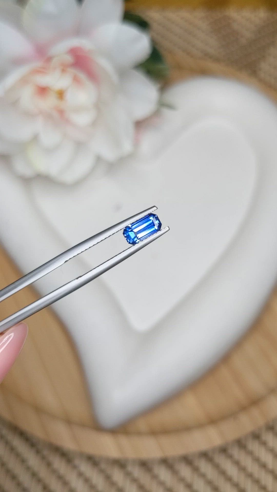 1.14 Ct. Blue Sapphire from Ceylon (Sri Lanka) Size Video