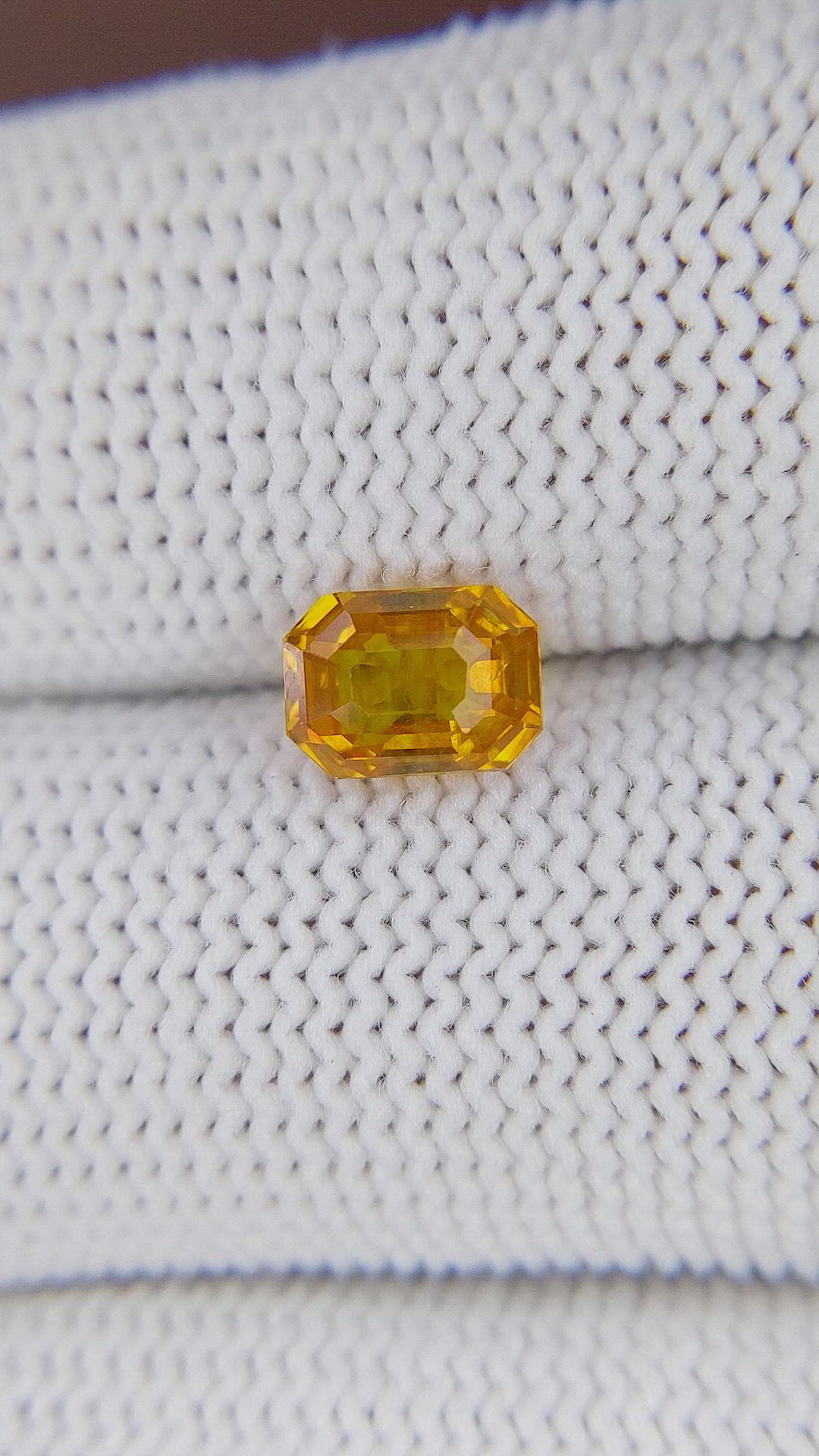 1.52 Ct. Yellowish Orange Sapphire from Ceylon (Sri Lanka) Size Video