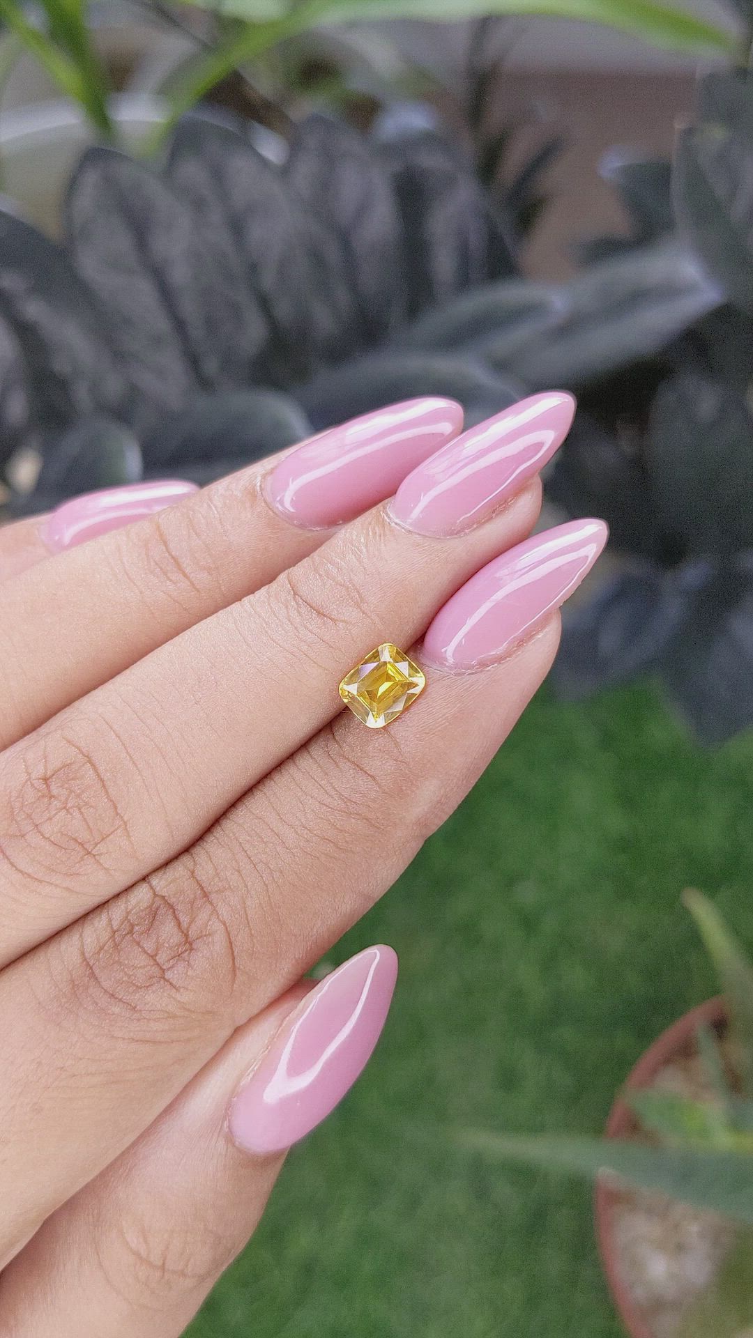 1.03 Ct. Yellow Sapphire from Ceylon (Sri Lanka) Size Video