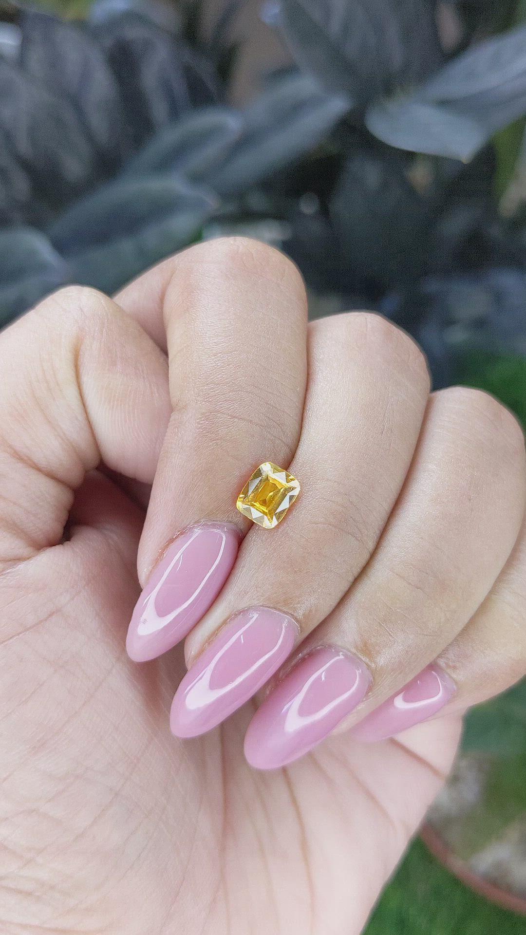 1.03 Ct. Yellow Sapphire from Ceylon (Sri Lanka) Size Video
