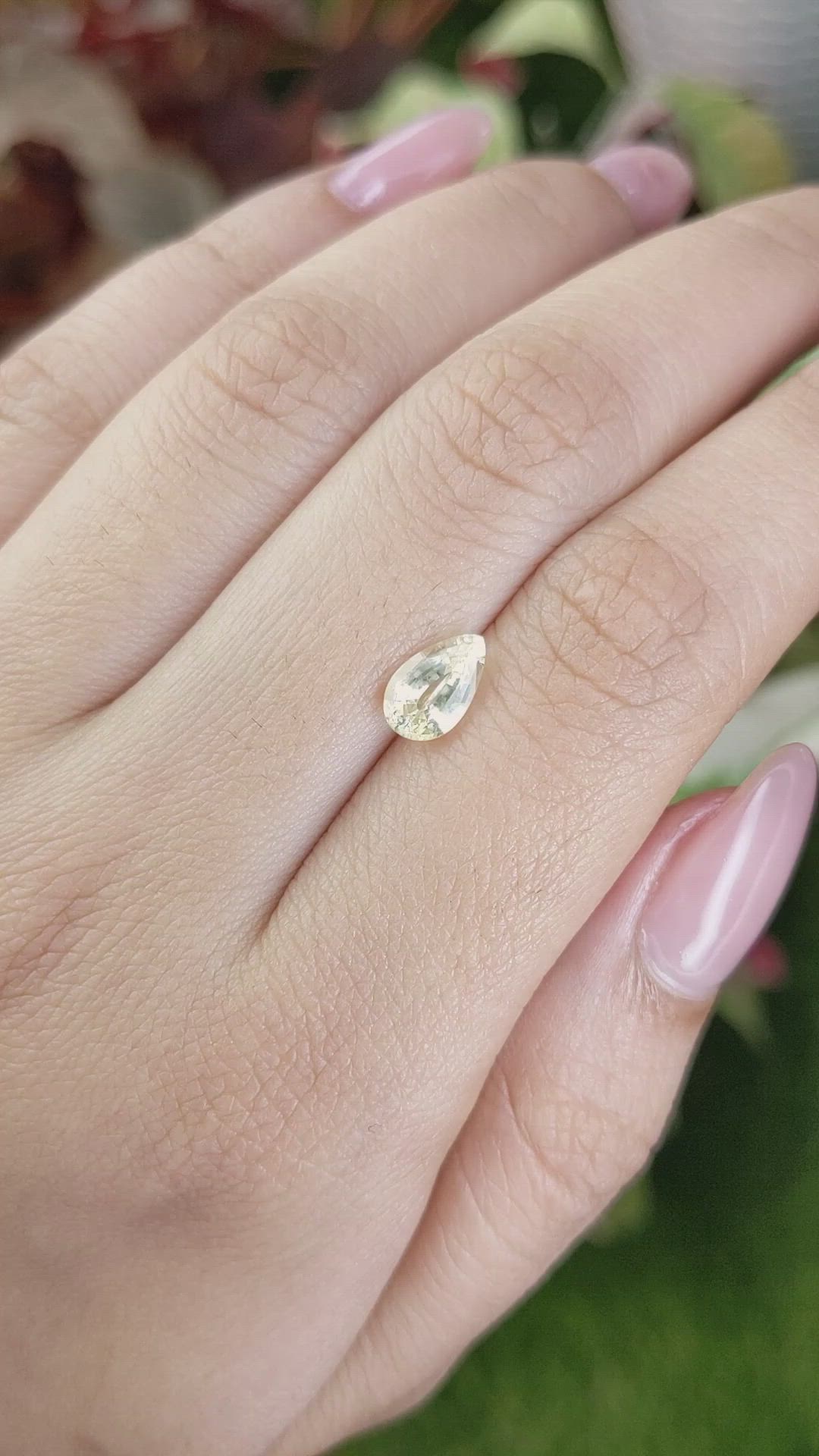 1.15 Ct. Yellow Sapphire from Ceylon (Sri Lanka) Size Video