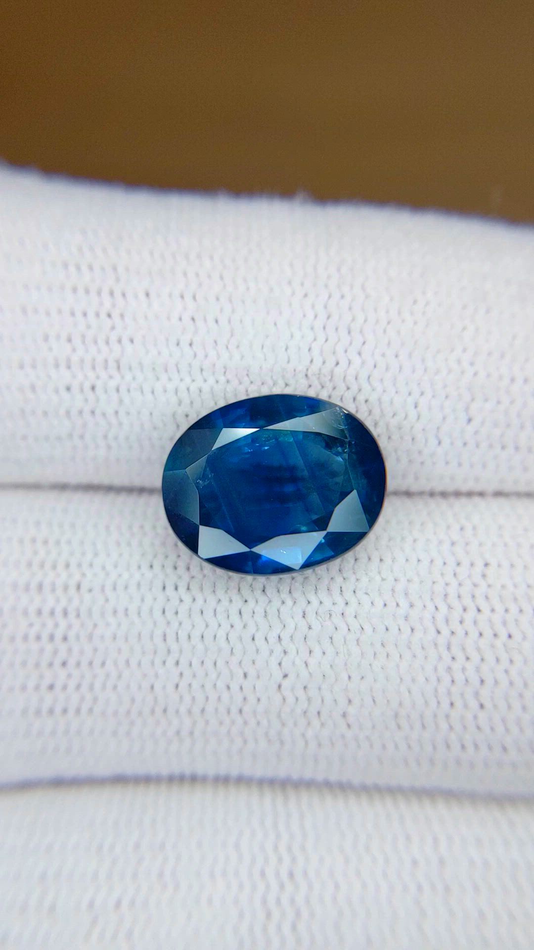 6.28 Ct. Blue Sapphire from Ceylon (Sri Lanka) Size Video