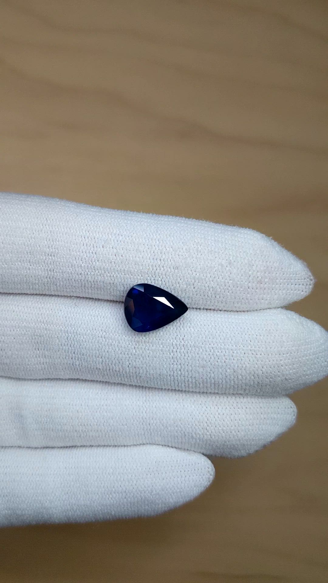 4.41 Ct. Blue Sapphire from Ceylon (Sri Lanka) Size Video